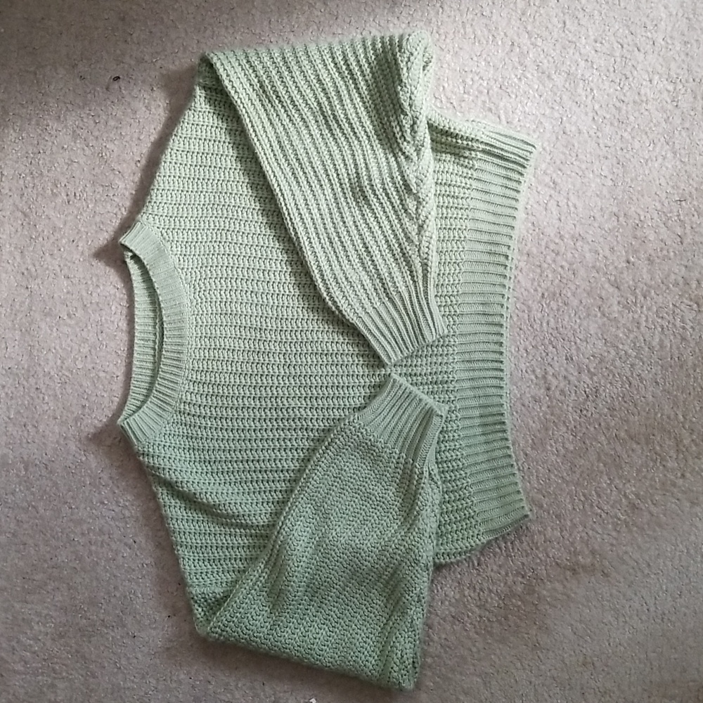 Cropped knit sweater